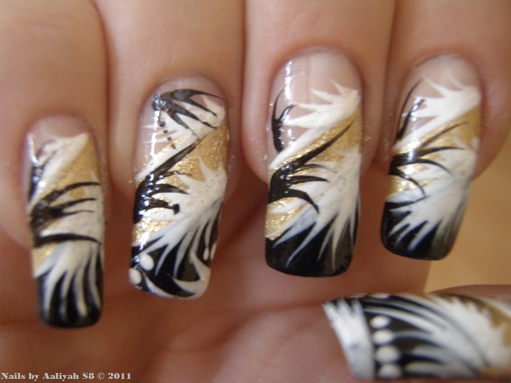Black, gold & white nails